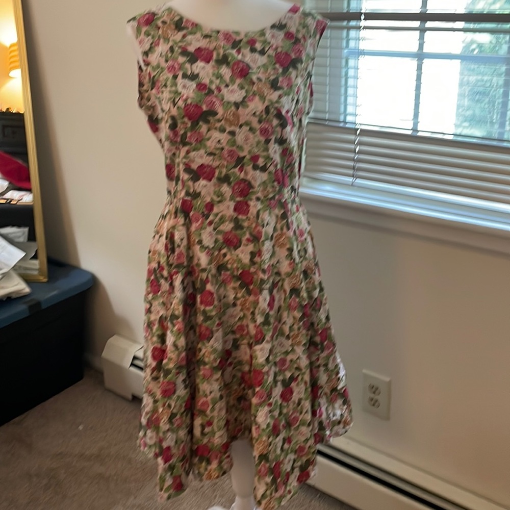 Floral vintage style tea dress